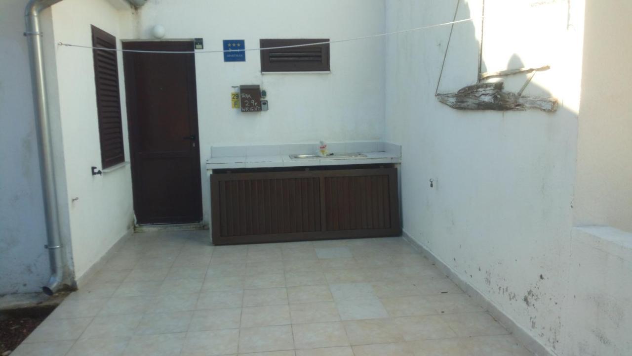 Apartment Tara Nečujam Kültér fotó