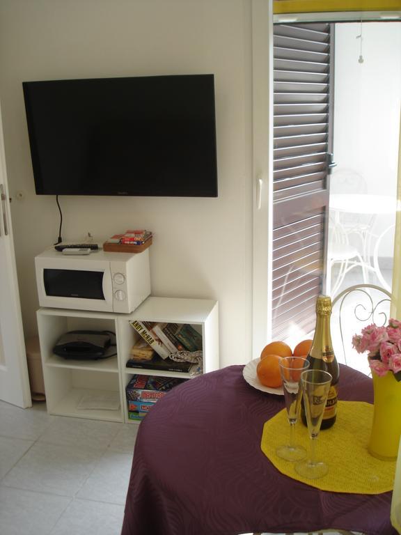 Apartment Tara Nečujam Szoba fotó